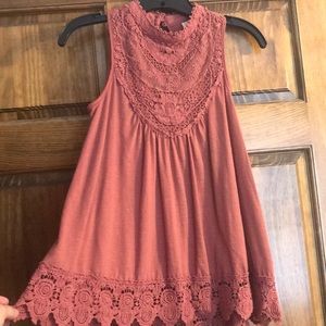 Mauve high neck lace tank sz Small